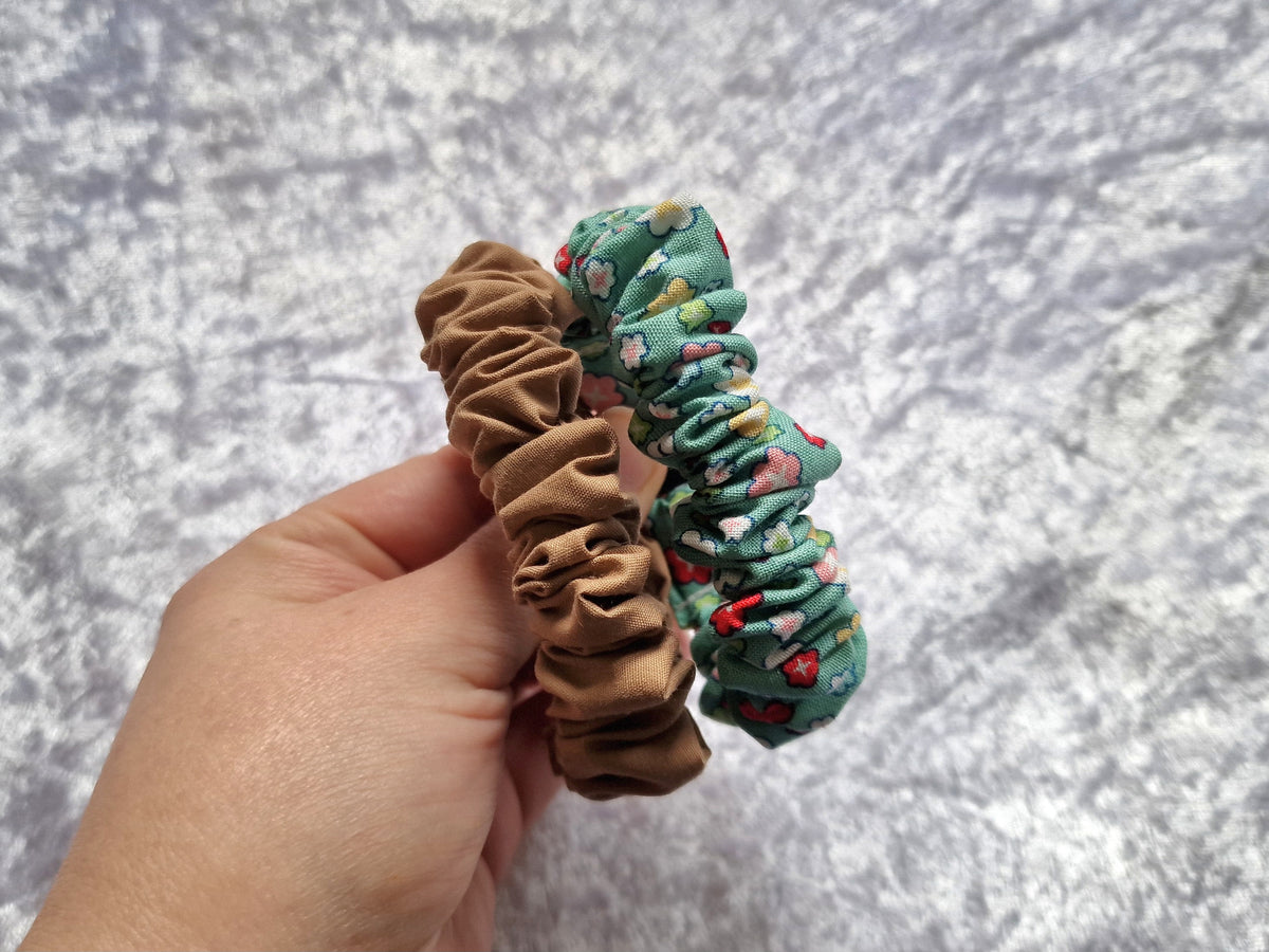 Set of 2 Mini Floral Breastfeeding Clips for Clothes – Handmade Nursing Accessory