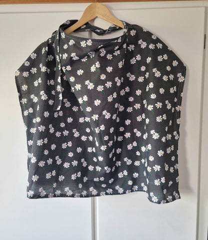 Black Daisy Breastfeeding Cover