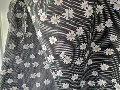 Black Daisy Breastfeeding Cover