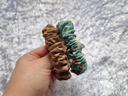 Set of 2 Mini Floral Breastfeeding Clips for Clothes – Handmade Nursing Accessory
