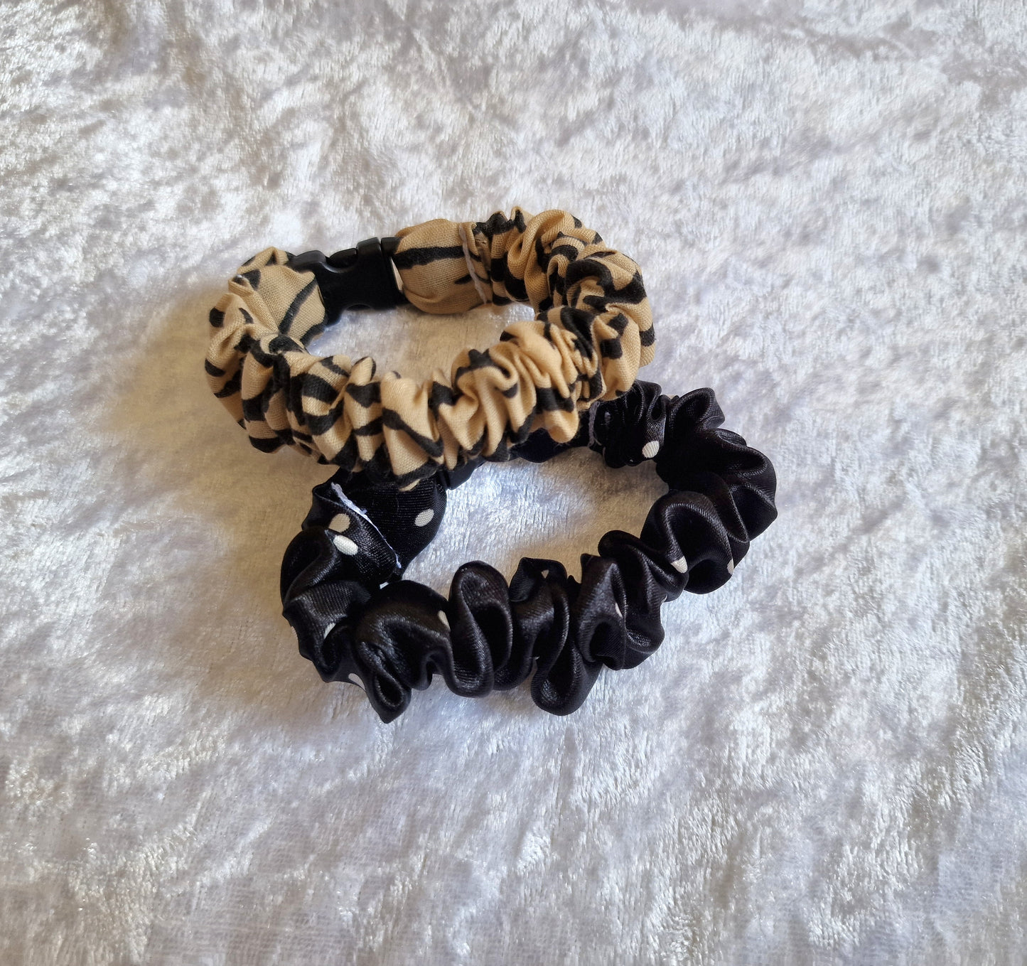 Black and White Polka Dot Breastfeeding Clips