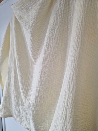 Butter Yellow Breastfeeding Cover